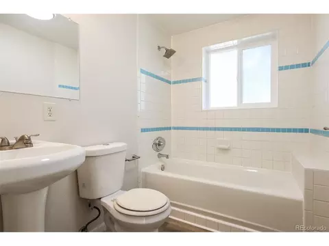 Bath - 2551 S Kittredge Way, Aurora, CO 80013 photo 2 of 2