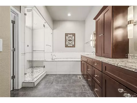Bath - 6243 S Blackhawk Ct, Centennial, CO 80111 photo 2 of 5