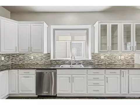 Kitchen - 6243 S Blackhawk Ct, Centennial, CO 80111 photo 3 of 7