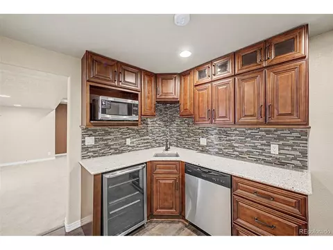 Kitchen - 6243 S Blackhawk Ct, Centennial, CO 80111 photo 7 of 7