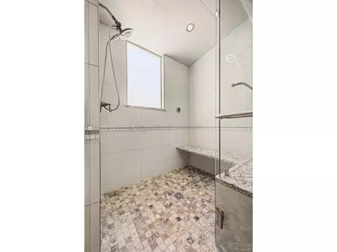 Bath - 6243 S Blackhawk Ct, Centennial, CO 80111 photo 3 of 5