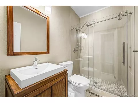 Bath - 6243 S Blackhawk Ct, Centennial, CO 80111 photo 4 of 5