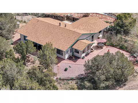325 Elm St, Walsenburg, CO 81089