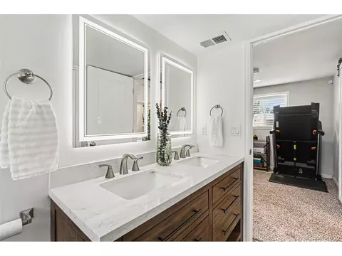 Bath - 16570 E Baltic Pl, Aurora, CO 80013 photo 4 of 4