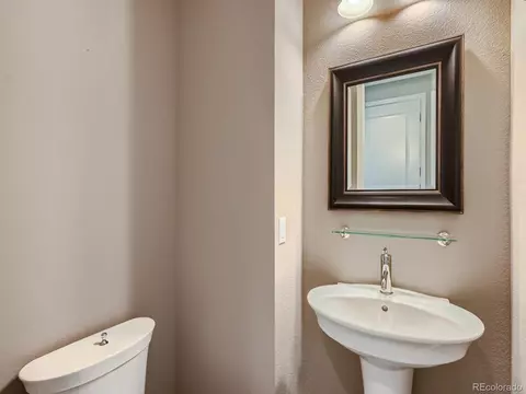 9196 E 35th Ave, Denver, CO 80238 photo 6