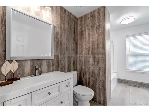Bath - 18977 E Napa Dr, Aurora, CO 80013 photo 1 of 5