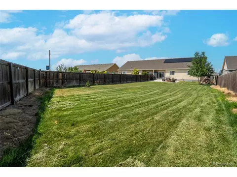 Exterior - 1050 Viewridge Rd, Bennett, CO 80102 photo 4 of 6