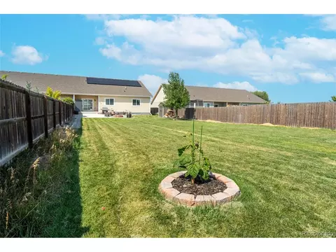 Exterior - 1050 Viewridge Rd, Bennett, CO 80102 photo 5 of 6