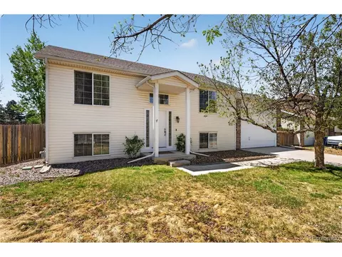 952 S Quintero Ct, Aurora, CO 80017