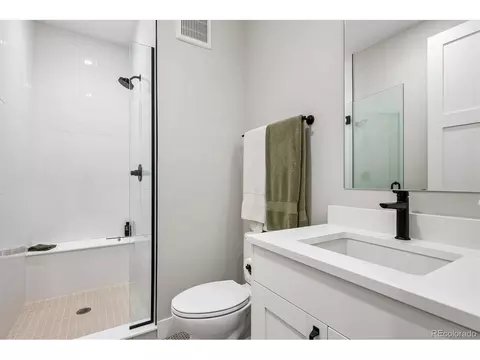 Bath - 8260 E 36th Ave #30, Denver, CO 80238 photo 6 of 7
