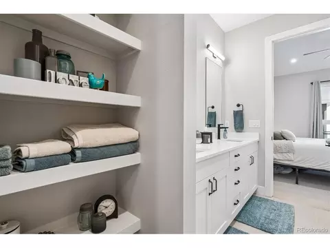 Bath - 8260 E 36th Ave #30, Denver, CO 80238 photo 3 of 7