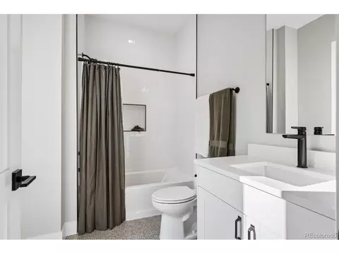 Bath - 8260 E 36th Ave #30, Denver, CO 80238 photo 5 of 7