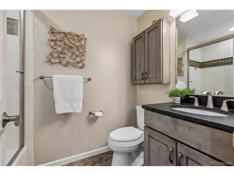 Bath - 1695 E Otero Ln, Centennial, CO 80122 photo 1 of 7