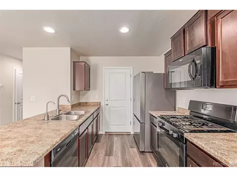 47354 Iris Ave, Bennett, CO 80102 photo 8