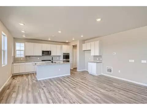 27952 E Glasgow Pl, Aurora, CO 80016 photo 9