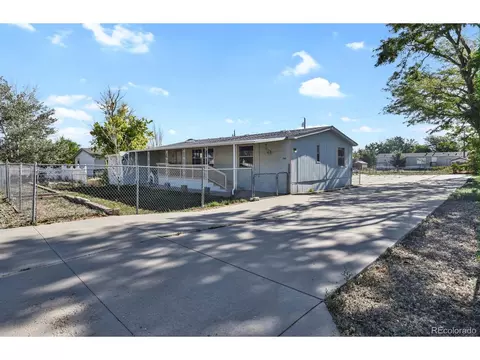 560 1st St, Bennett, CO 80102 photo 2