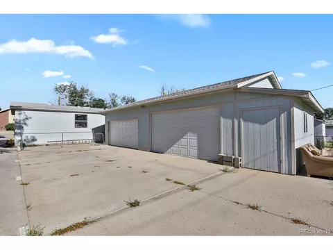 560 1st St, Bennett, CO 80102 photo 3