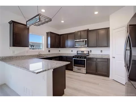 341 Maple St, Bennett, CO 80102 photo 6
