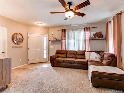 24744 E Chenango Dr, Aurora, CO 80016 photo 2