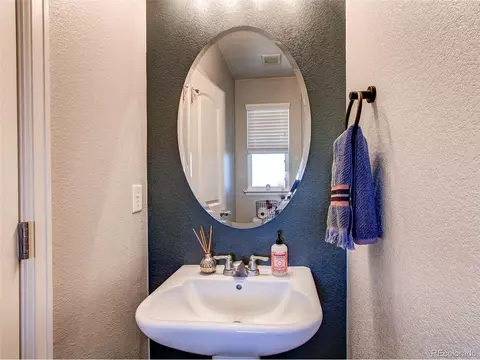 24744 E Chenango Dr, Aurora, CO 80016 photo 5