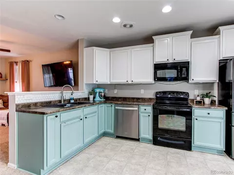 24744 E Chenango Dr, Aurora, CO 80016 photo 6