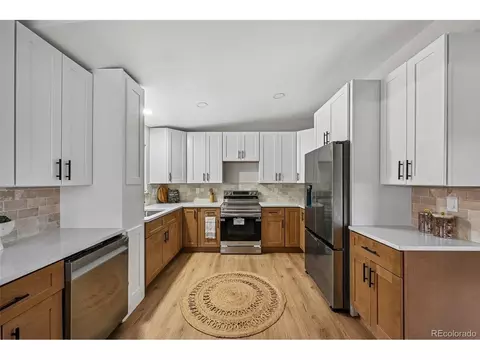 Kitchen - 358 Kelly Rd, Boulder, CO 80302 photo 2 of 3