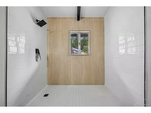 Bath - 358 Kelly Rd, Boulder, CO 80302 photo 3 of 3