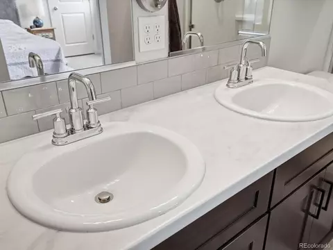 Bath - 1214 Coyote Ln, Wiggins, CO 80654 photo 3 of 4