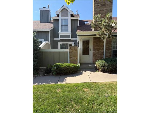 933 S Evanston Cir, Aurora, CO 80012