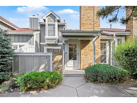 933 S Evanston Cir, Aurora, CO 80012