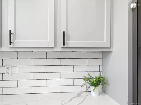 Kitchen - 18870 E 16th Pl, Aurora, CO 80011 photo 7 of 9