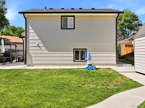 Exterior - 18870 E 16th Pl, Aurora, CO 80011 photo 9 of 13