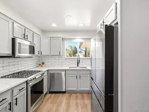 Kitchen - 18870 E 16th Pl, Aurora, CO 80011 photo 5 of 9