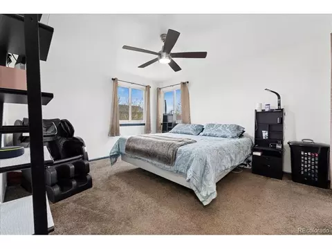 4966 Eureka Ct, Denver, CO 80239 photo 17
