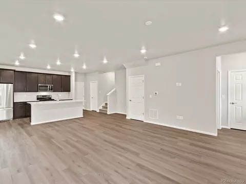 255 E 4th St, Berthoud, CO 80513 photo 4