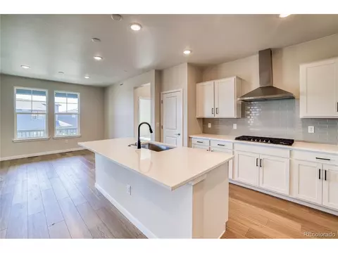 23902 E 40th Ave, Aurora, CO 80019 photo 2