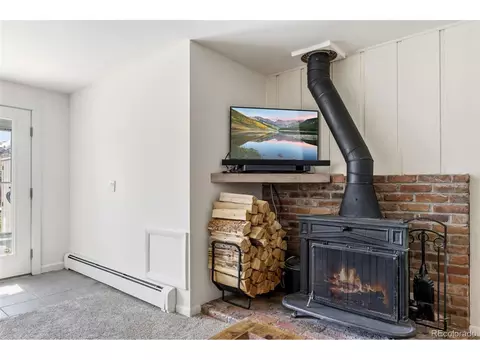 Living - 414 Tenderfoot St, Dillon, CO 80435 photo 2 of 4