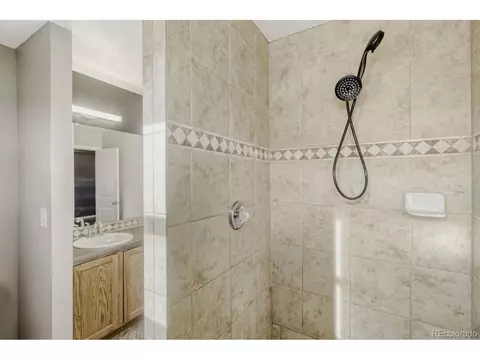 Bath - 5079 Ridgewood Dr, Johnstown, CO 80534 photo 2 of 3