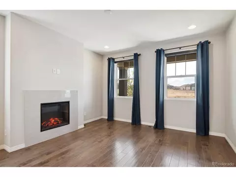 15867 Elk Pl, Denver, CO 80239 photo 10