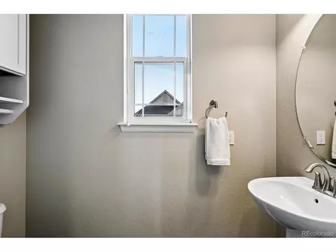 Bath - 11003 E 28th Pl, Denver, CO 80238 photo 1 of 4