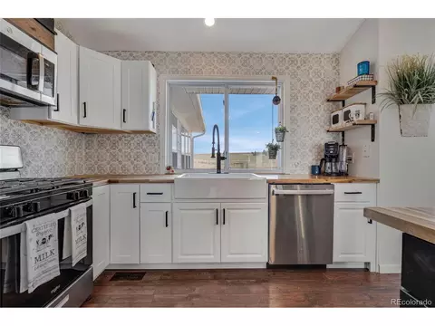 45523 Sun Country Dr, Elizabeth, CO 80107