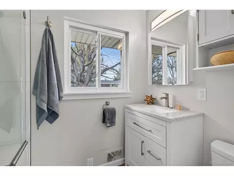 Bath - 2575 S Birch St, Denver, CO 80222 photo 3 of 6