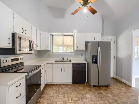 Kitchen - 15232 E Radcliff Dr, Aurora, CO 80015 photo 2 of 2