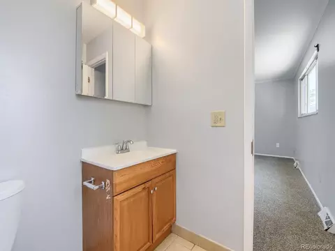 Bath - 15232 E Radcliff Dr, Aurora, CO 80015 photo 2 of 5