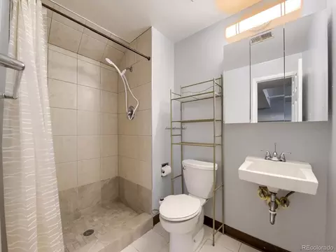 Bath - 15232 E Radcliff Dr, Aurora, CO 80015 photo 5 of 5