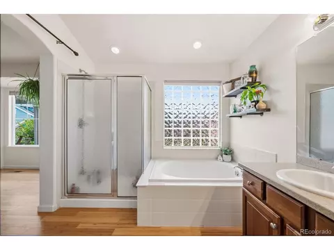 Bath - 23641 E Whitaker Dr, Aurora, CO 80016 photo 3 of 4