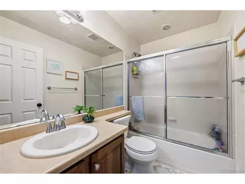Bath - 23641 E Whitaker Dr, Aurora, CO 80016 photo 4 of 4