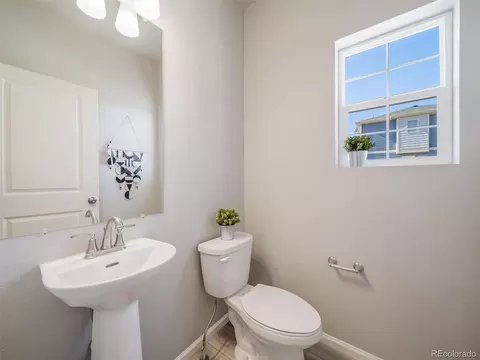 46597 Sunflower Ln, Bennett, CO 80102 photo 11