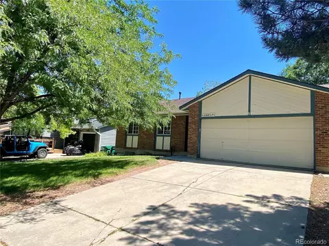 18852 E Oregon Dr, Aurora, CO 80017 photo 1
