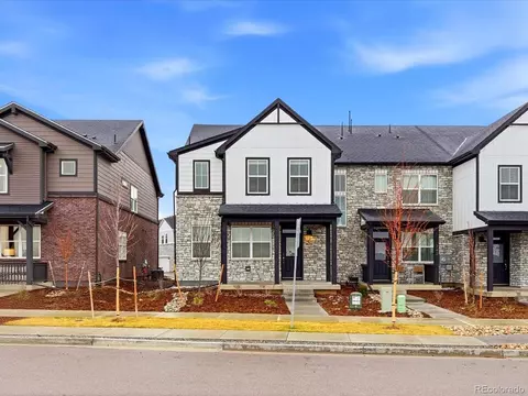 Exterior - 744 N Rome St, Aurora, CO 80018 photo 3 of 4
